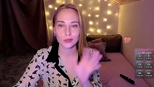 Snapshot of AdeleLady chatting on 01.16.25 AdeleLady online show from 01.16.25