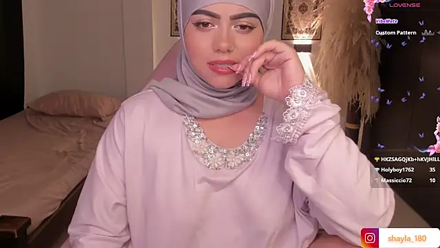 shayla 18 online show from 03.11.25