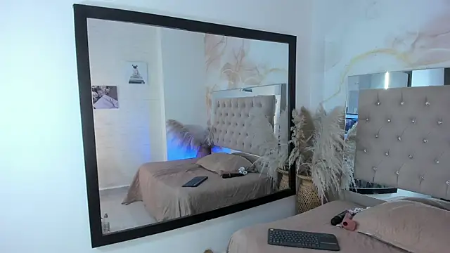 ainaah  online show from 03.14.25