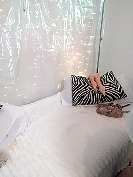 Snapshot of MaggieMoonxxx chatting on 03.16.25 MaggieMoonxxx online show from 03.16.25