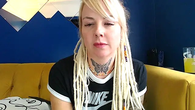 pixiedreadx online show from 11.05.25
