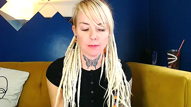 pixiedreadx online show from 11.07.25