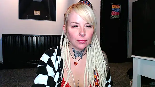 pixiedreadx online show from 11.22.25