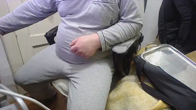 Snapshot of tipko123 chatting on 02.15.25 tipko123 online show from 02.15.25