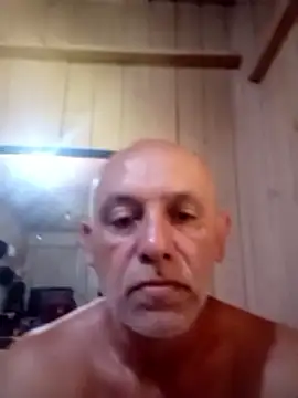 Snapshot of Raquelluciano chatting on 02.02.26 Raquelluciano online show from 02.02.26