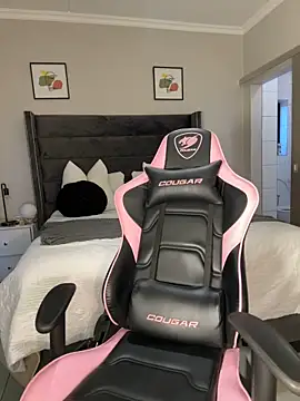 Snapshot of Neelo-Smith chatting on 02.12.25 Neelo-Smith online show from 02.12.25