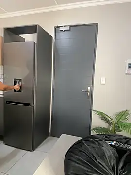 Snapshot of Neelo-Smith chatting on 02.20.25 Neelo-Smith online show from 02.20.25