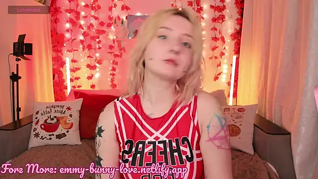 EmmyBunny online show from 09.20.25