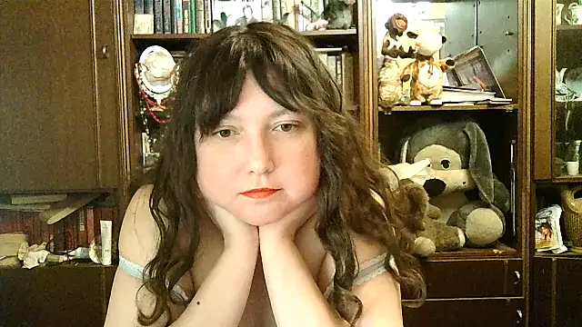 CarrieQPeach online show from 01.05.25