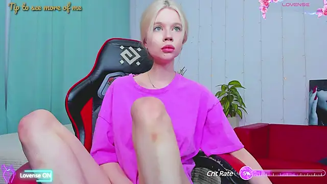 Lollita Lewis online show from 03.07.25