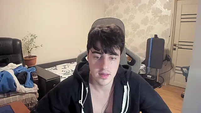 Snapshot of Knuckles17 chatting on 12.16.25 Knuckles17 online show from 12.16.25