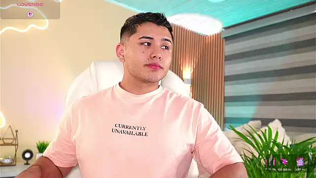 Snapshot of MatiasKorn chatting on 11.11.25 MatiasKorn online show from 11.11.25