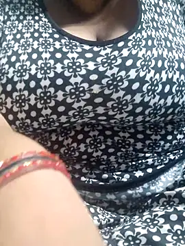 Snapshot of Seema_99 chatting on 10.03.25 Seema 99 online show from 10.03.25