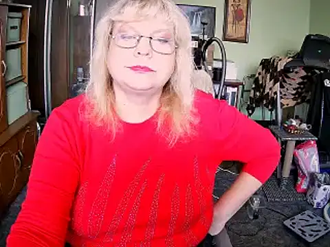 Snapshot of LOLA8888 chatting on 10.02.25 LOLA8888 online show from 10.02.25