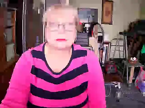 Snapshot of LOLA8888 chatting on 10.19.25 LOLA8888 online show from 10.19.25