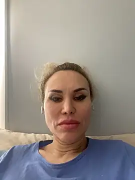 Snapshot of Radmila_Queen_ chatting on 05.15.26 Radmila Queen online show from 05.15.26