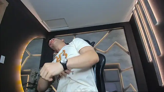 alexgiraldo  online show from 02.01.25