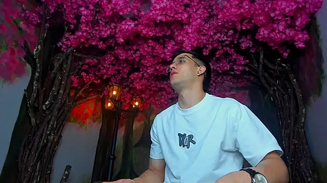 alexgiraldo  online show from 02.15.25