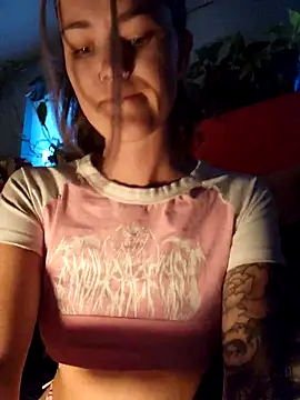 Snapshot of Lilmissvyx chatting on 09.17.25 Lilmissvyx online show from 09.17.25