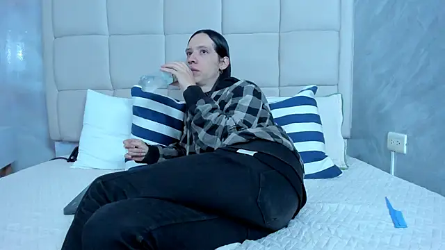 Snapshot of Hecatee_77 chatting on 03.04.26 Hecatee 77 online show from 03.04.26