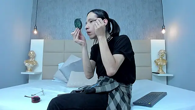 Snapshot of Hecatee_77 chatting on 03.20.26 Hecatee 77 online show from 03.20.26