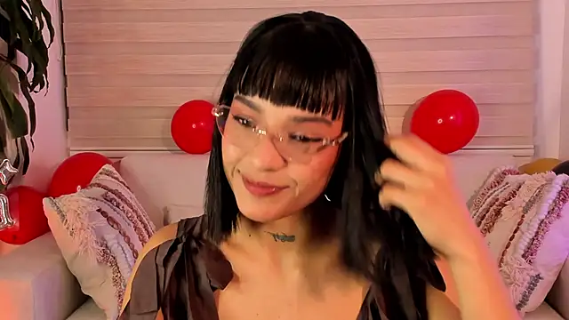 Snapshot of ninaa_sky chatting on 03.11.26 ninaa sky online show from 03.11.26