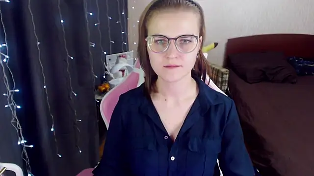 MissBrightShine online show from 01.18.25