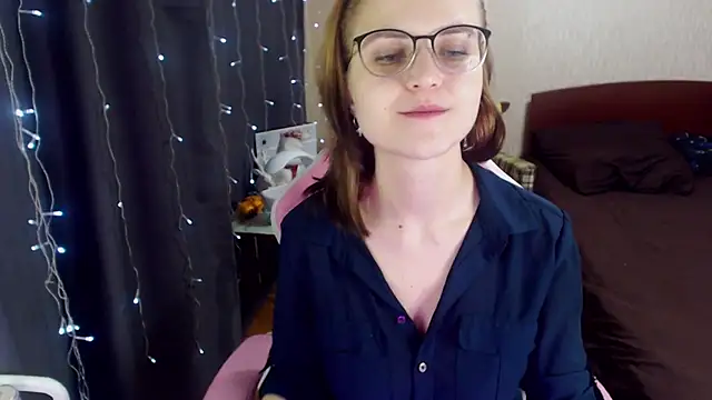 MissBrightShine online show from 01.18.25