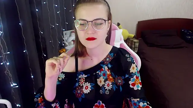 MissBrightShine online show from 01.22.25