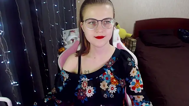 MissBrightShine online show from 01.22.25