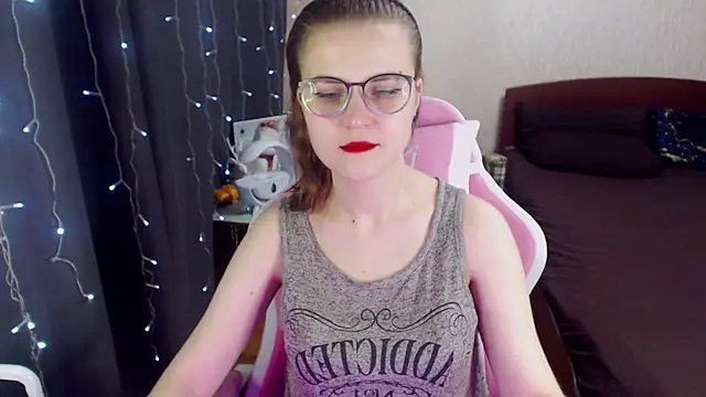 MissBrightShine online show from 01.31.25