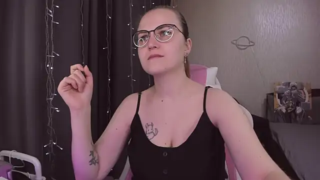 MissBrightShine online show from 11.16.25