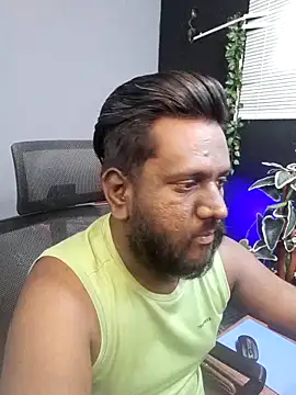 Snapshot of Rayansmith_ chatting on 11.17.25 Rayansmith online show from 11.17.25