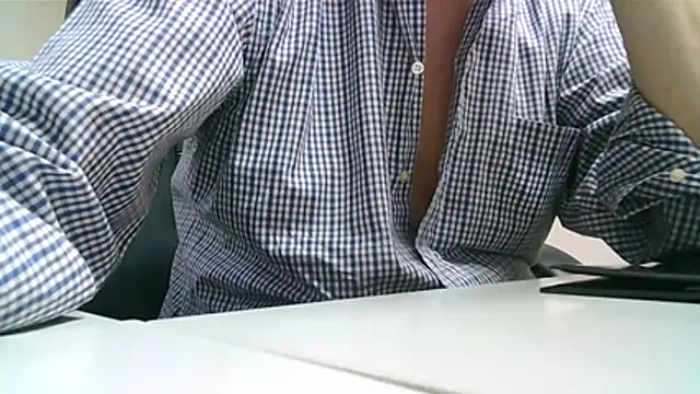 Snapshot of Gregcam chatting on 06.17.26 Gregcam online show from 06.17.26