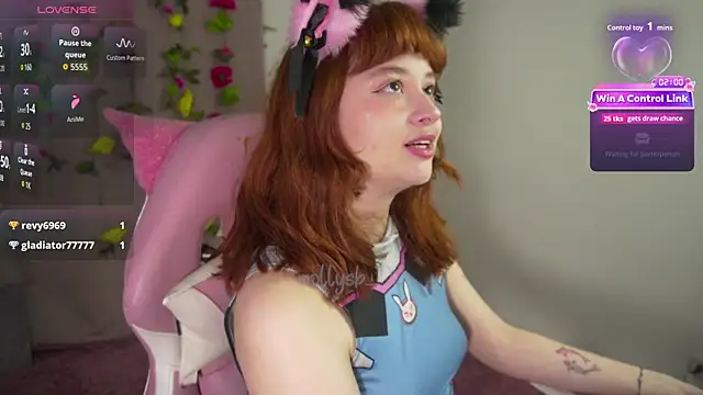 Snapshot of molly_russell chatting on 01.06.26 molly russell online show from 01.06.26