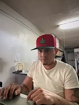 Snapshot of PeterGrandee chatting on 12.04.24 PeterGrandee online show from 12.04.24