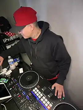 Snapshot of PeterGrandee chatting on 12.14.24 PeterGrandee online show from 12.14.24