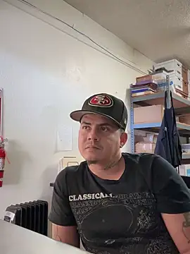 Snapshot of PeterGrandee chatting on 12.19.24 PeterGrandee online show from 12.19.24