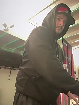 Snapshot of PeterGrandee chatting on 01.12.25 PeterGrandee online show from 01.12.25