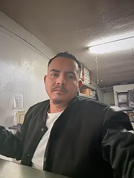 Snapshot of PeterGrandee chatting on 01.13.25 PeterGrandee online show from 01.13.25