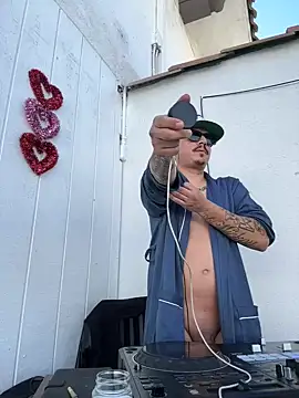 Snapshot of PeterGrandee chatting on 02.01.25 PeterGrandee online show from 02.01.25