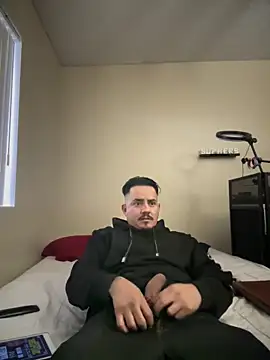 Snapshot of PeterGrandee chatting on 02.13.25 PeterGrandee online show from 02.13.25