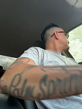 Snapshot of PeterGrandee chatting on 10.09.25 PeterGrandee online show from 10.09.25