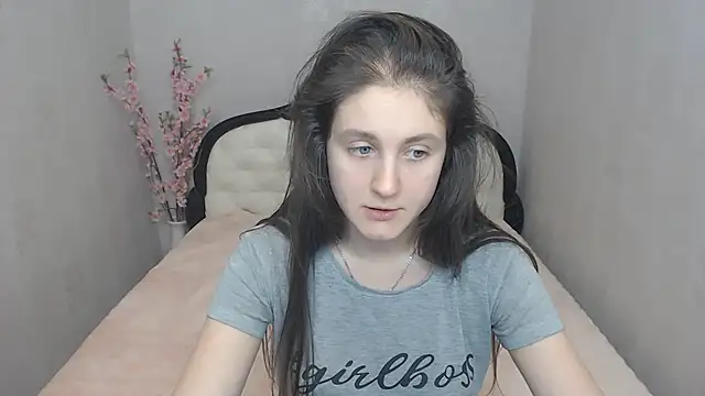 Snapshot of Holliy_Cooper chatting on 12.23.24 Holliy Cooper online show from 12.23.24