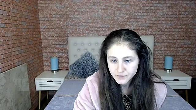 Snapshot of Holliy_Cooper chatting on 02.10.25 Holliy Cooper online show from 02.10.25
