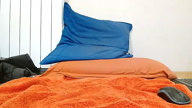 Snapshot of EXTREMSLAV chatting on 02.16.25 EXTREMSLAV online show from 02.16.25