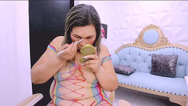 Snapshot of dianamilf chatting on 03.14.25 dianamilf online show from 03.14.25