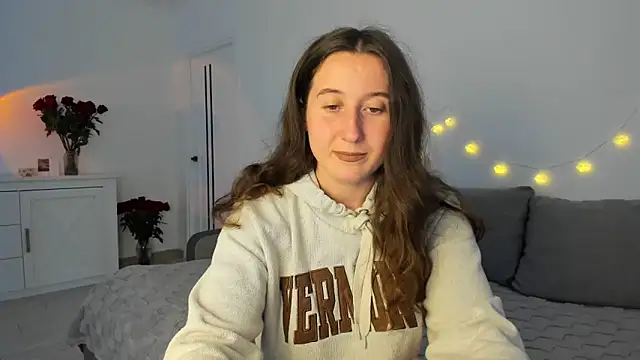Snapshot of _Anna_Montana chatting on 09.30.25 Anna Montana online show from 09.30.25