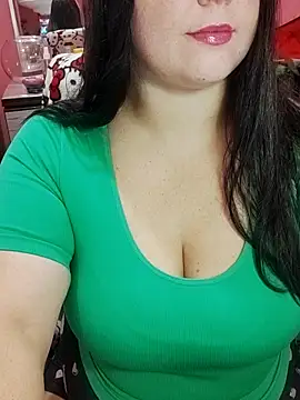 Snapshot of ErikaVlovely chatting on 10.11.25 ErikaVlovely online show from 10.11.25