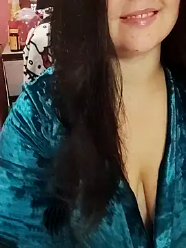 Snapshot of ErikaVlovely chatting on 10.22.25 ErikaVlovely online show from 10.22.25